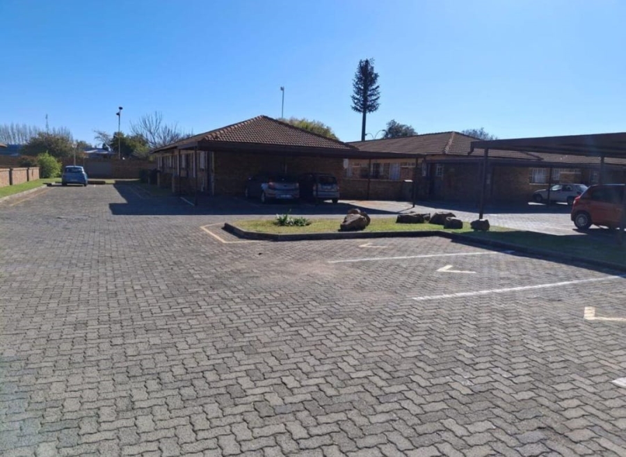 2 Bedroom Property for Sale in Vaalpark Free State
